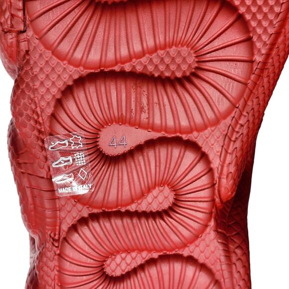 Athletic_Shoes